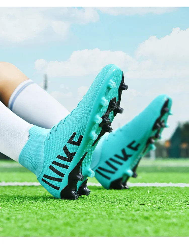 New Men Football Boots Professional Match Sneakers Training Ultralight Soccer Shoes Indoor Sports Shoes Cleats Grass Unisex
