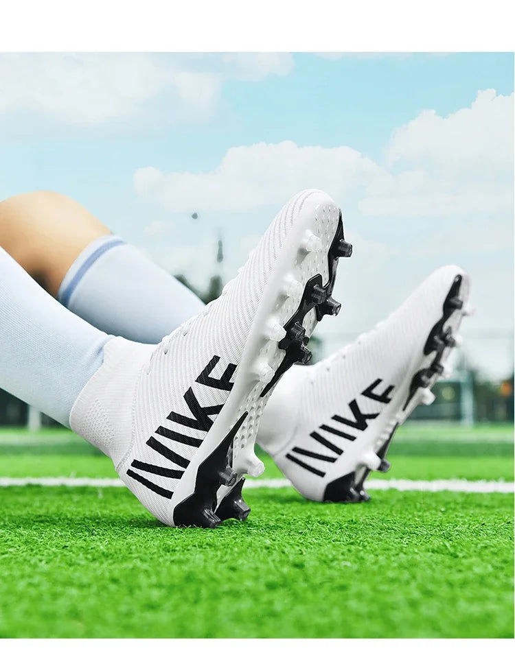 New Men Football Boots Professional Match Sneakers Training Ultralight Soccer Shoes Indoor Sports Shoes Cleats Grass Unisex