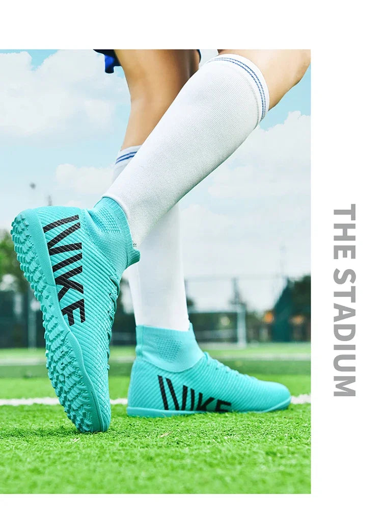 New Men Football Boots Professional Match Sneakers Training Ultralight Soccer Shoes Indoor Sports Shoes Cleats Grass Unisex