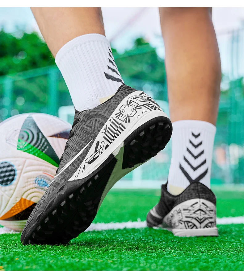 Professional Men Ankle Football Boots Outdoor Grass Cleats Unisex Soccer Shoes Long Spikes FG/TF Football Shoes Chuteira Society