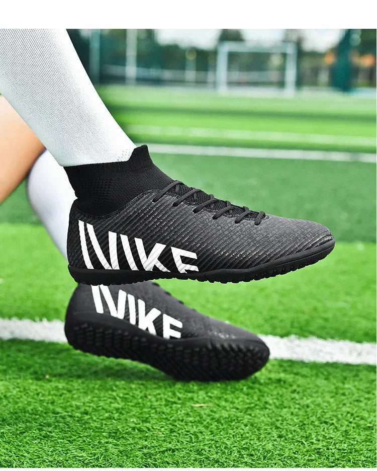 New Men Football Boots Professional Match Sneakers Training Ultralight Soccer Shoes Indoor Sports Shoes Cleats Grass Unisex